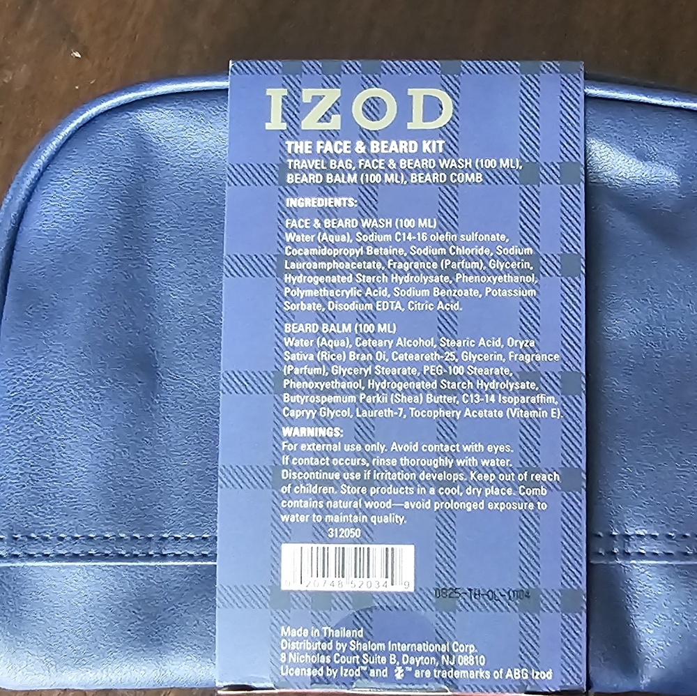 IZOD Blue and White Men's Travel Bag - Picture 6 of 8
